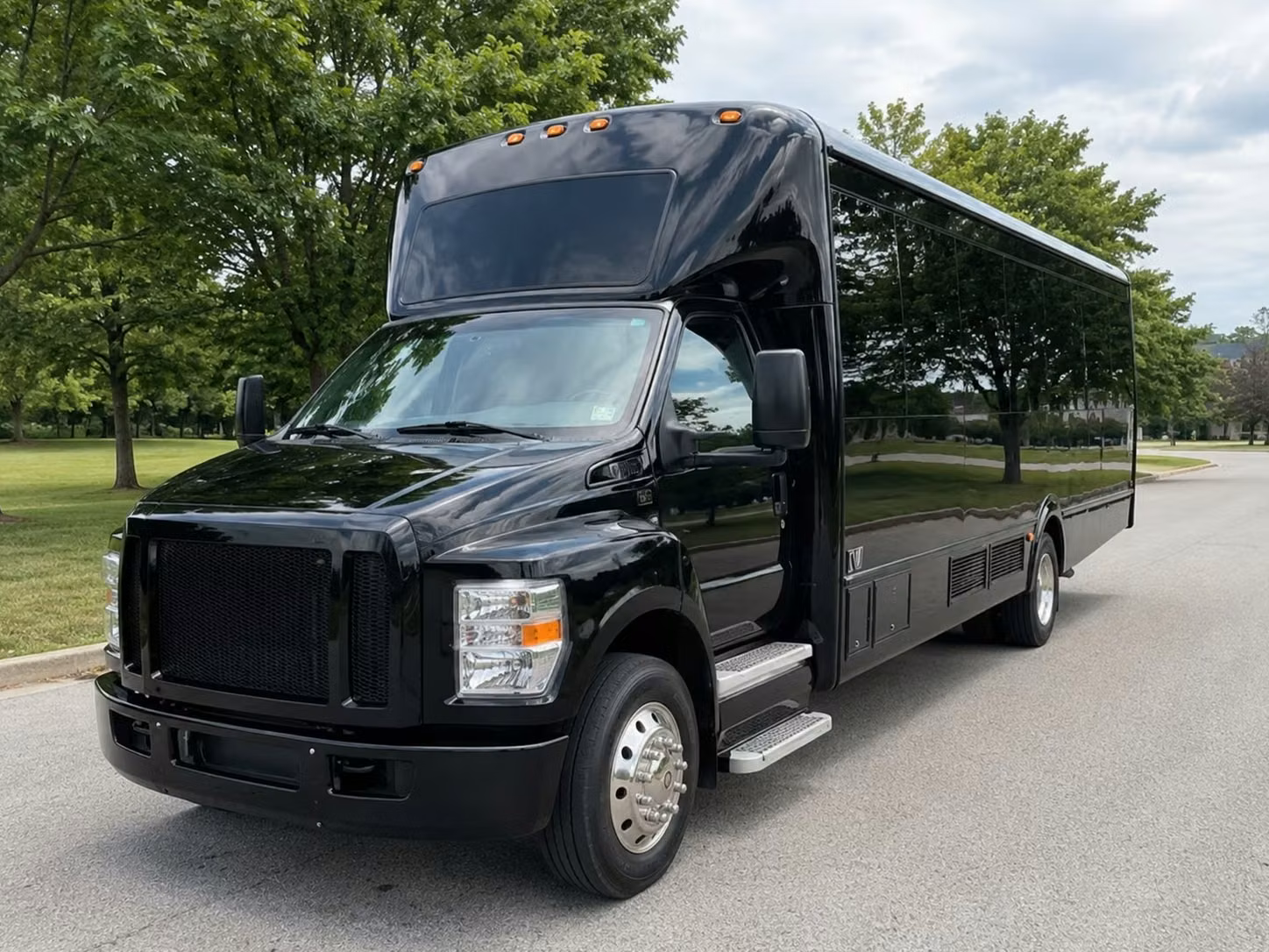 party buses for revere high school prom nights on the north shore