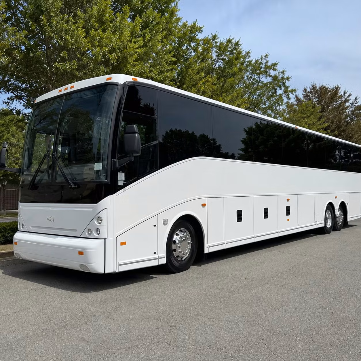 reverecharterbuscompany com is the go to choice for logan airport group shuttle service in revere